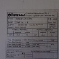 caldaia a gas  e acqua calda