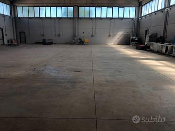 Capannone in complesso vigilato