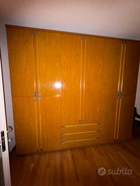 Armadio e comó con specchio