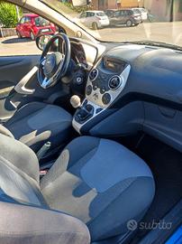 Ford KA. 