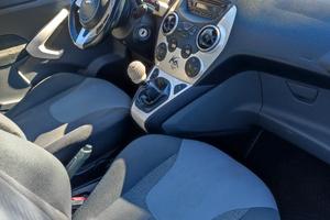 Ford KA. 