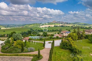 Villa di 5700 m² con più di 5 locali e box auto a 