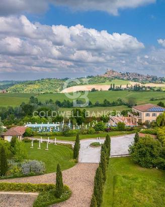 Villa di 5700 m² con più di 5 locali e box auto a 