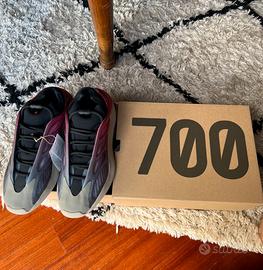 Vendita adidas cheap yeezy 700