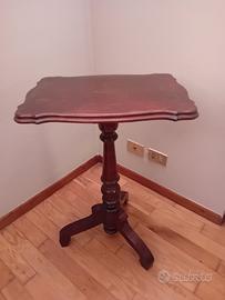 Tavolino antico in legno