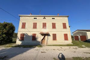 CASA DI CORTE A SUZZARA