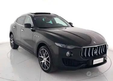 Maserati Levante 3.0 250cv  TETTO APRIBILE 