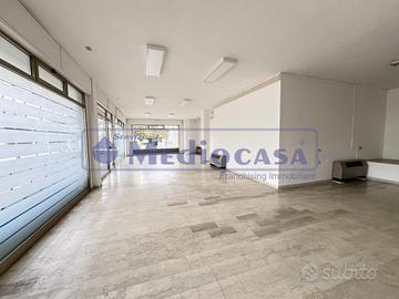 Ampio Negozio Vetrinato - Commenda Est, Rovigo