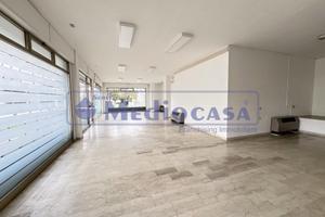 Ampio Negozio Vetrinato - Commenda Est, Rovigo