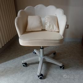 Poltrona girevole con rotelle 