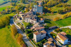 CASA SEMINDIPENDENTE A LANGHIRANO
