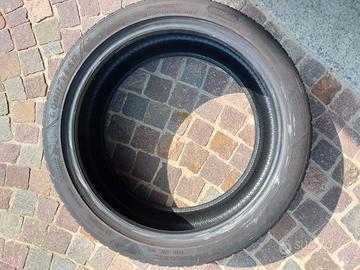 Gomme da neve  misura 245/40R19   98V