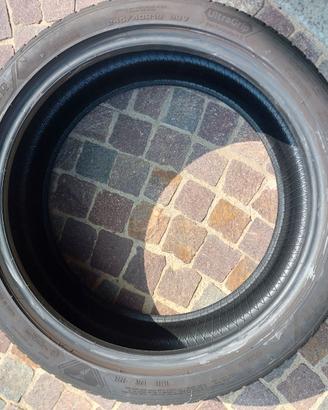 Gomme da neve  misura 245/40R19   98V