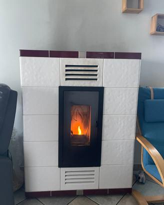 Stufa a pellet Eva Calor Silvia 11kW in maiolica