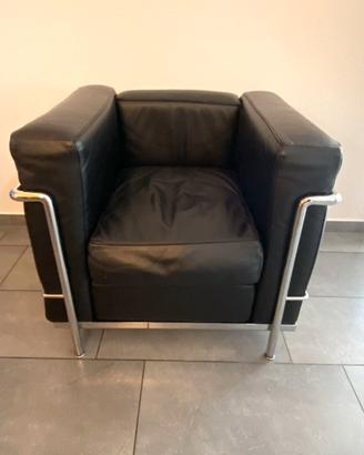 Poltrona LC2 in pelle nera by MDF ITALIA Milano