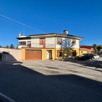 L'APPARTAMENTO BICAMERE CON TERRAZZO E SENZA SP...