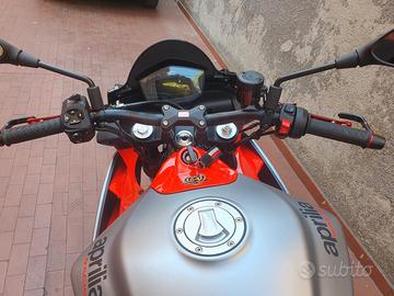 aprilia tuono 660