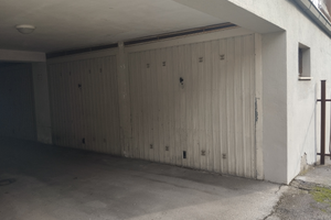 Garage con doppia porta