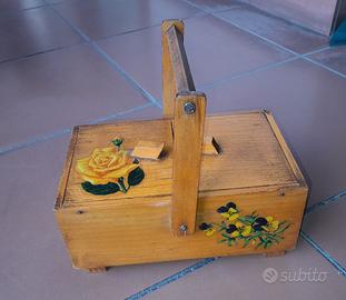 CASSETTA PER RICAMO E CUCITO