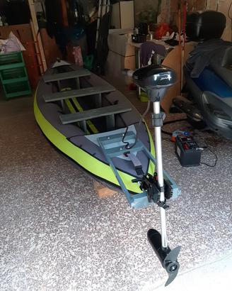  kayak  modificato:con motore  elettrico 