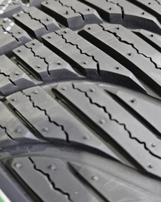 2 Pneumatici 215/45 R16 Goodride Allseason Z - 401