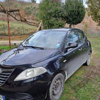 lancia Ypsilon ecochic benzina e GPL