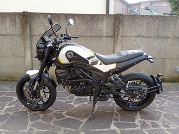 Moto Benelli Leoncino 250