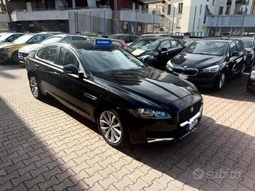 JAGUAR XF 2.0 D 180 CV aut. Pure