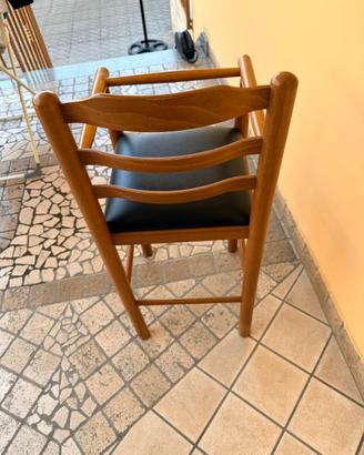 Sedia in legno per la pappa