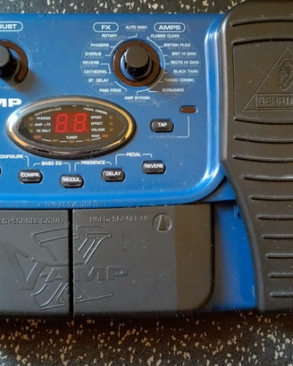 Pedaliera multi-effetti Behringer X V-Amp LX1-X