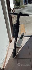 monopattino elettrico Ninebot E25 E