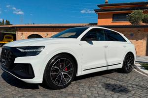 Audi Q8 55 3.0 tfsi mhev Sport quattro tiptronic