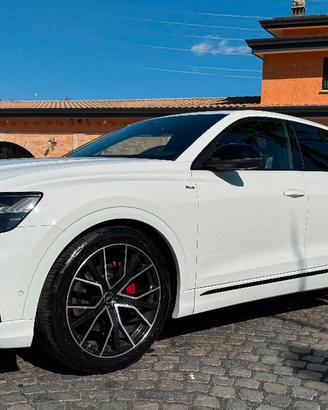 Audi Q8 55 3.0 tfsi mhev Sport quattro tiptronic