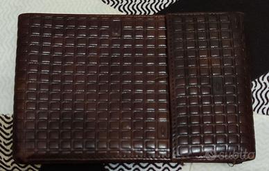 Portafoglio pelle marrone, buccia di castagna.