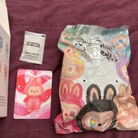 Labubu Love pop mart