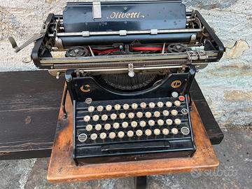 Macchina da scrivere Olivetti M20