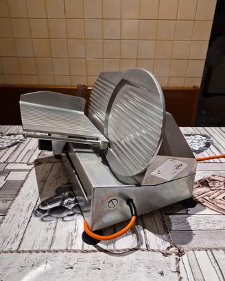 Affettatrice semiprofessionale CELME - Lama 22cm 