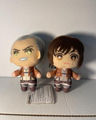 Peluche attack on titan sasha e connie
