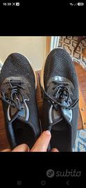 2 paia di scarpe sportive usate