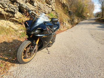 Yamaha r1 big bang