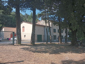 Terreno e magazzino a Pistoia