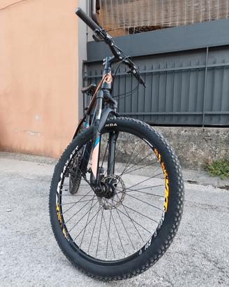 PRONTA ALL'USO, MTB Montana 27.5, freni a disco  
