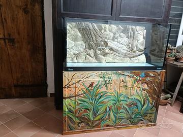 acquario terrario con supporto decorato 
