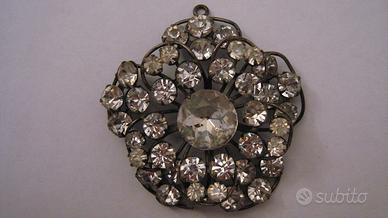 Ciondoli antichi metallo+brillanti (non autentici)