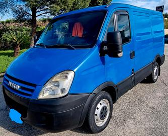 Iveco Daily Van S35 con cambio robotizzato