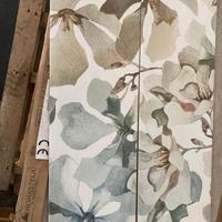 Rivestimento 25x75 effetto carta da parati