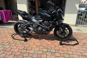Kawasaki z750 total black 11457 km