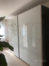 Armadio due ante scorrevoli in vetro