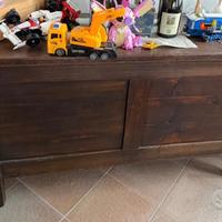 Antica  cassapanca in noce