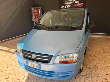 Fiat Multipla con gancio traino e carrello